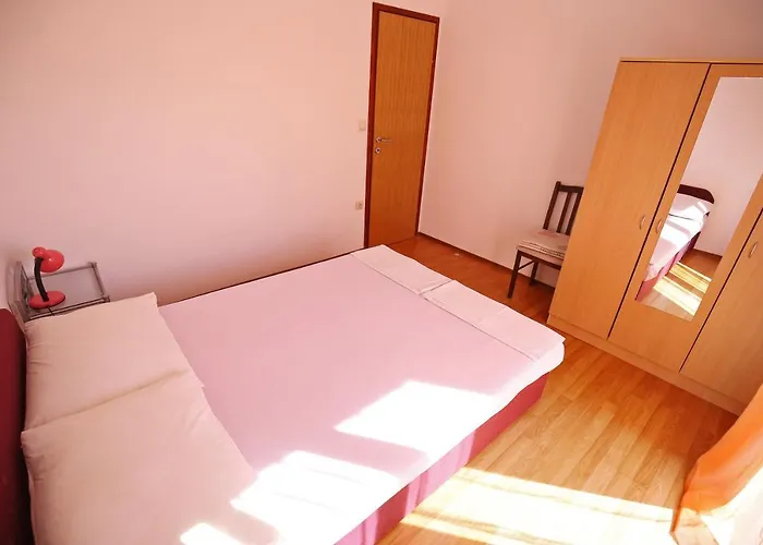 Buca * 비오그라드나모루