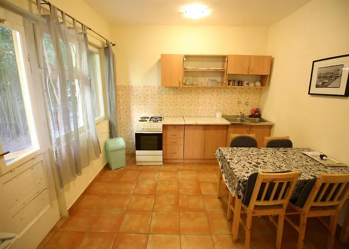 Buca * 비오그라드나모루