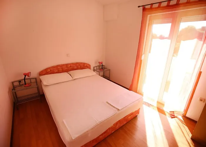 Buca 비오그라드나모루